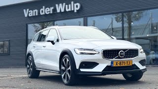 Volvo V60 Cross Country B5 250pk AWD Ultimate  BowersampWilkins  Massage  Trekhaak  Al [upl. by Zeeba]