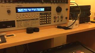 Akai S900  S950 Real time filter trick [upl. by Atinuahs]