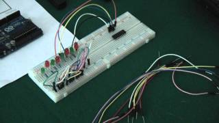 moltiplicatore di porte  pins multiplier  chip 74HC595  arduino e13 [upl. by Ylrevaw973]