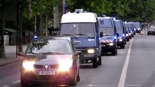 Gendarmes Mobiles Convoi  Convoy of French Military Police in Paris [upl. by Ynnij]